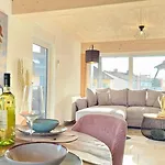 I Design I Klimaanlage I Balkon I Boxspring I Nespresso